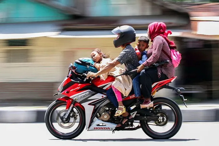 Nantang Bahaya, 2 Hal Fatal Ini Sering Dilakukan Pemotor di Jalan Raya